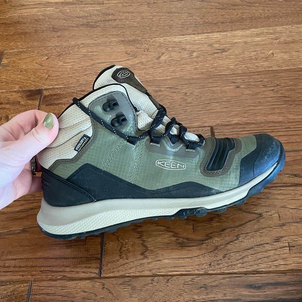 Cute Keen women’s hiking boot